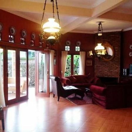 ديبوك Villa Riri By The London Living المظهر الخارجي الصورة